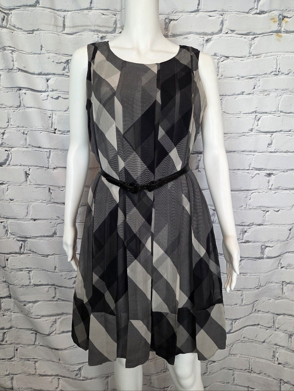Burberry Silk Gray Check Dress With Belt